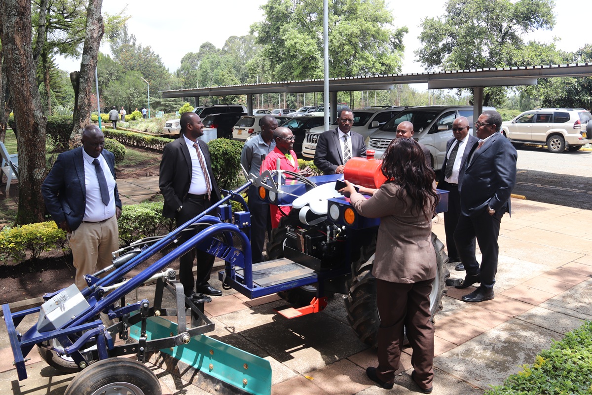 iroc_tractor_egerton